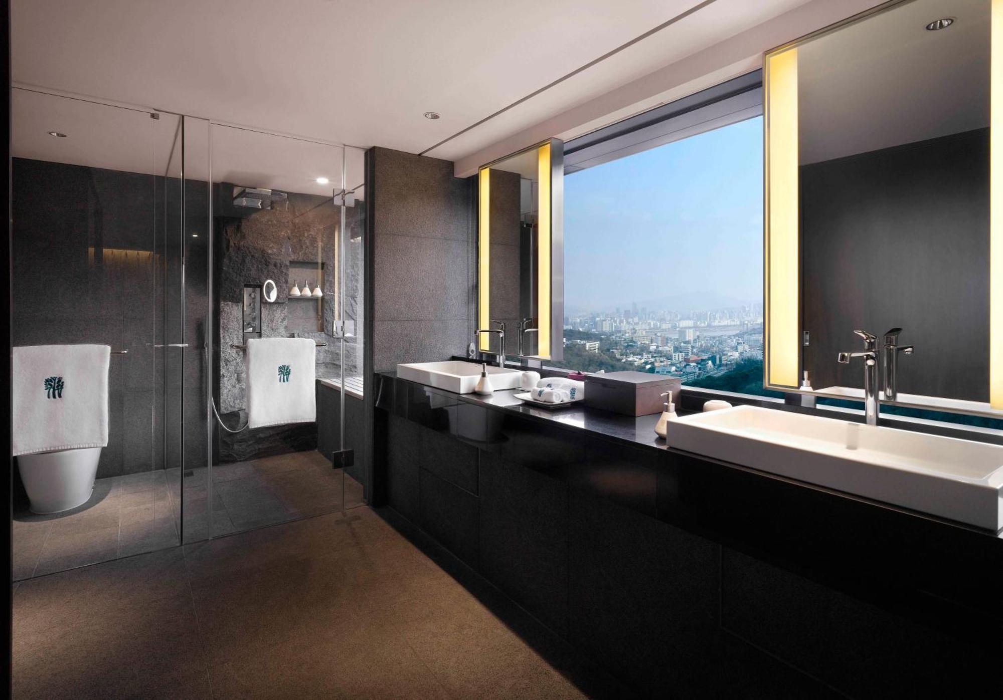 Banyan Tree Club&spa Hotel