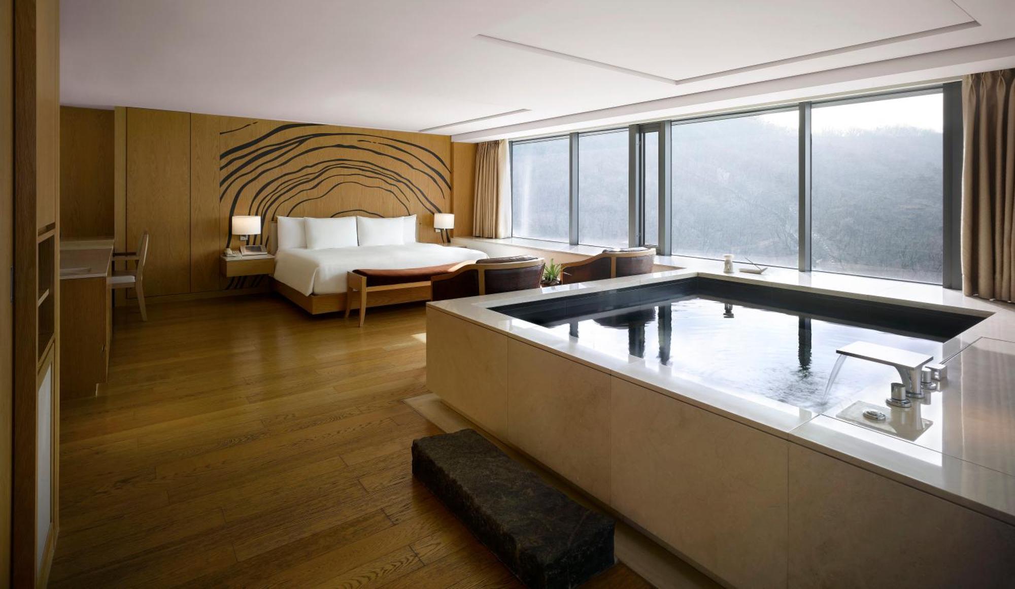 Banyan Tree Club&spa Hotel