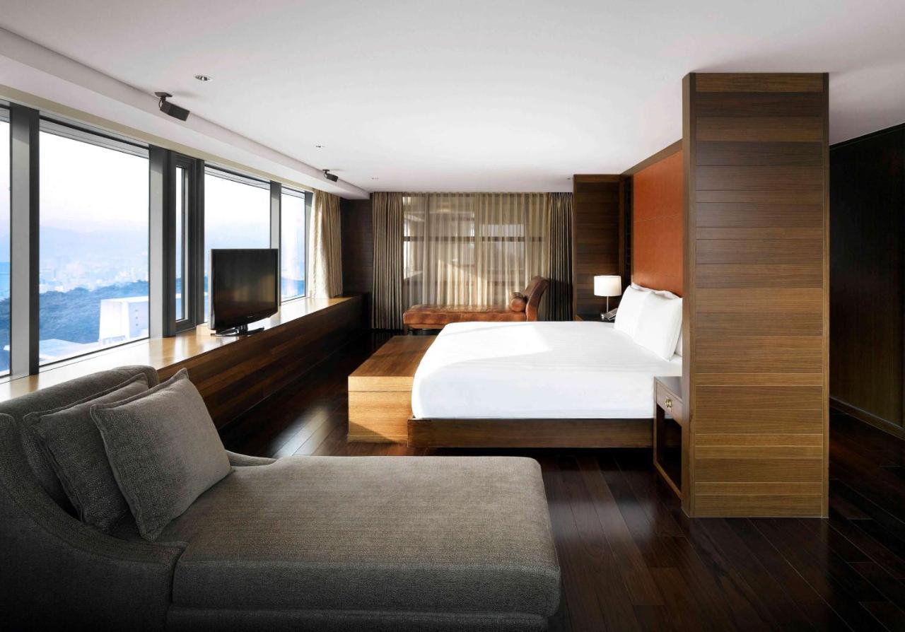 Banyan Tree Club & Hotel 5*