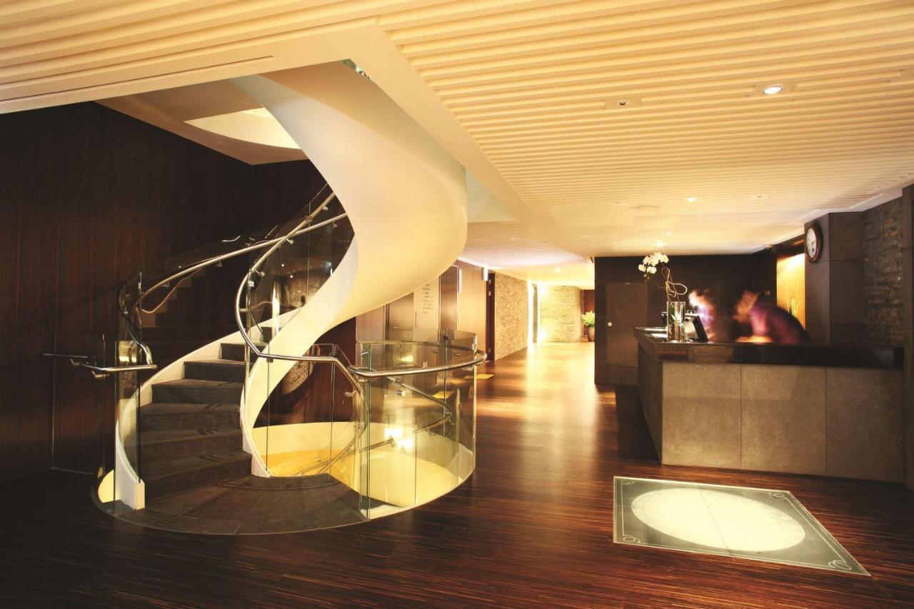 Banyan Tree Club &