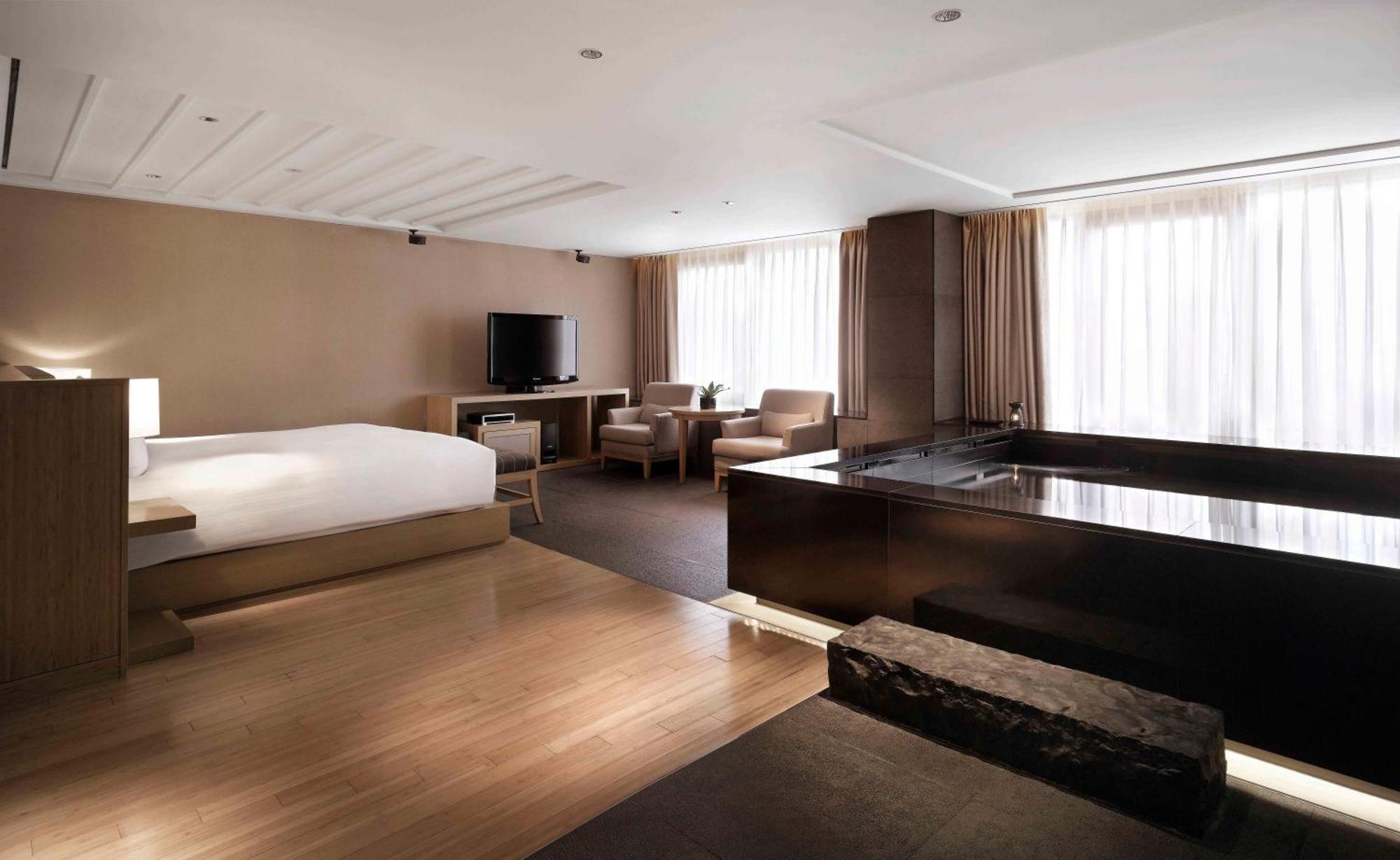 Banyan Tree Club & Hotel 5*