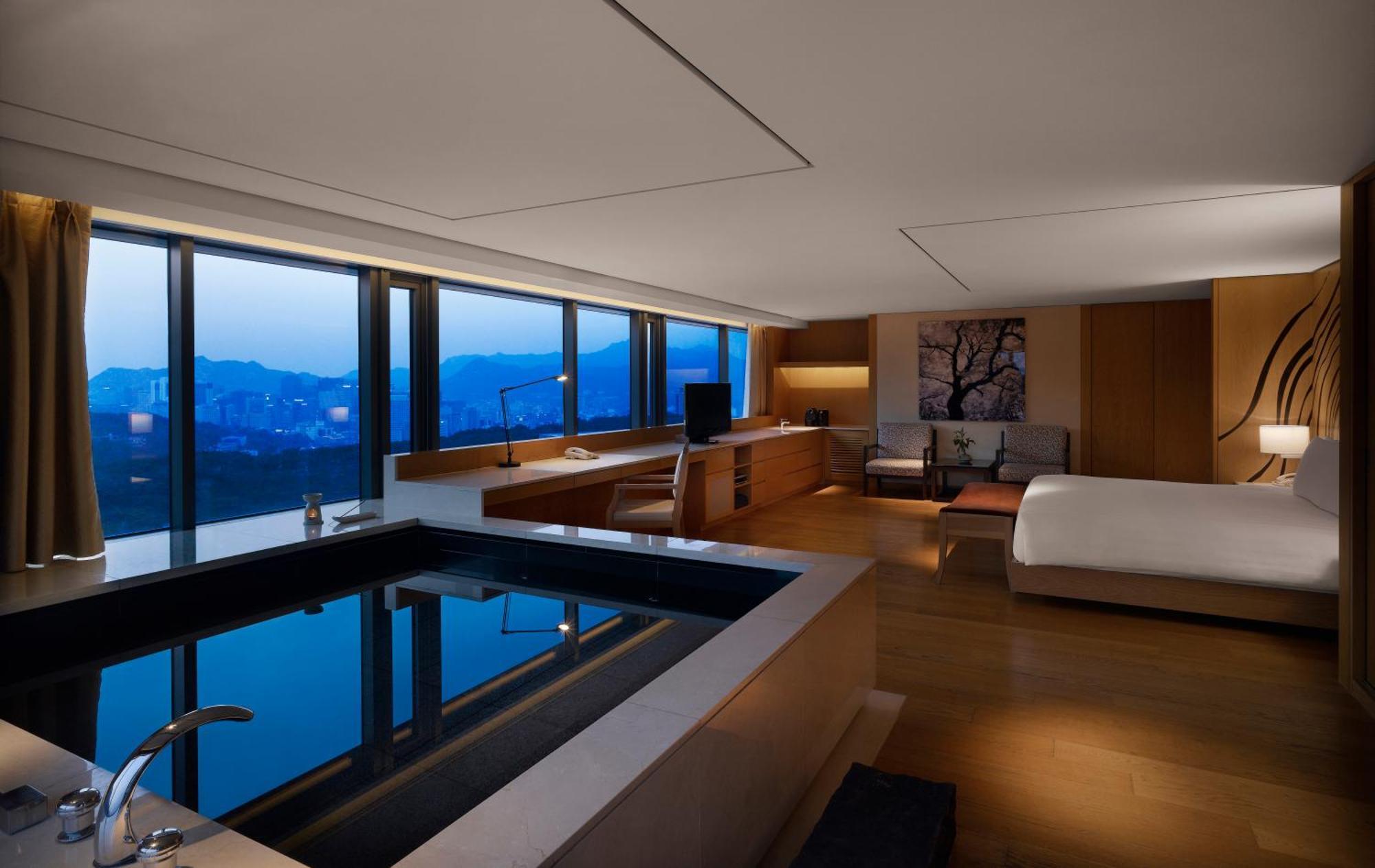 Banyan Tree Club & Hotel