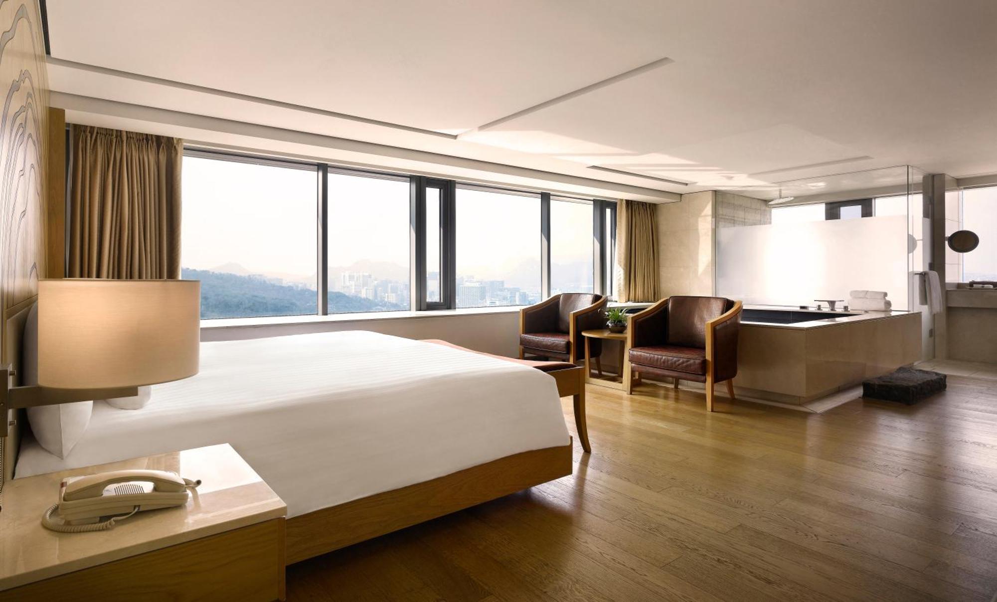 Banyan Tree Club &
